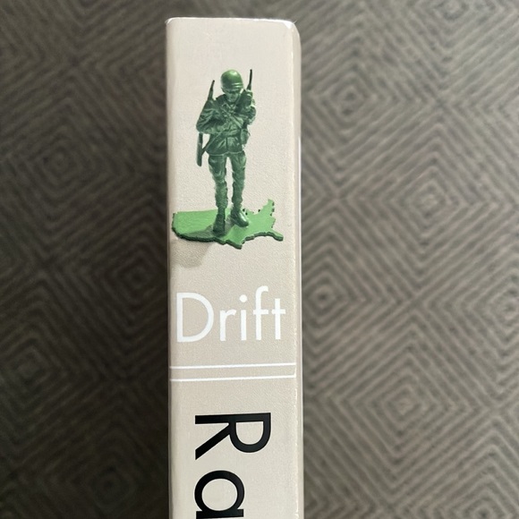 Drift by Rachel Maddow, 264 Pages, #1 New York Times Best Selling Book - Picture 6 of 6